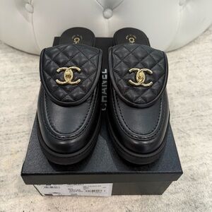 CHANEL Black Quilted Lambskin Mules with Gold CC Turlock 41 (FULL SET)